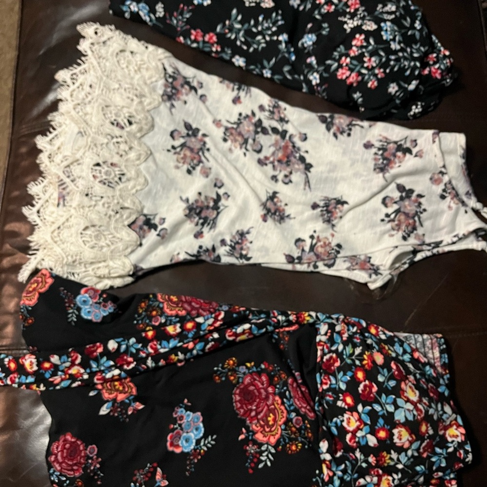Woman’s xl bundle floral camisole spaghetti straps/ strapless